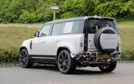 Первые фото Land Rover Defender 2027: внедорожник получит новый дизайн и раздельные кресла